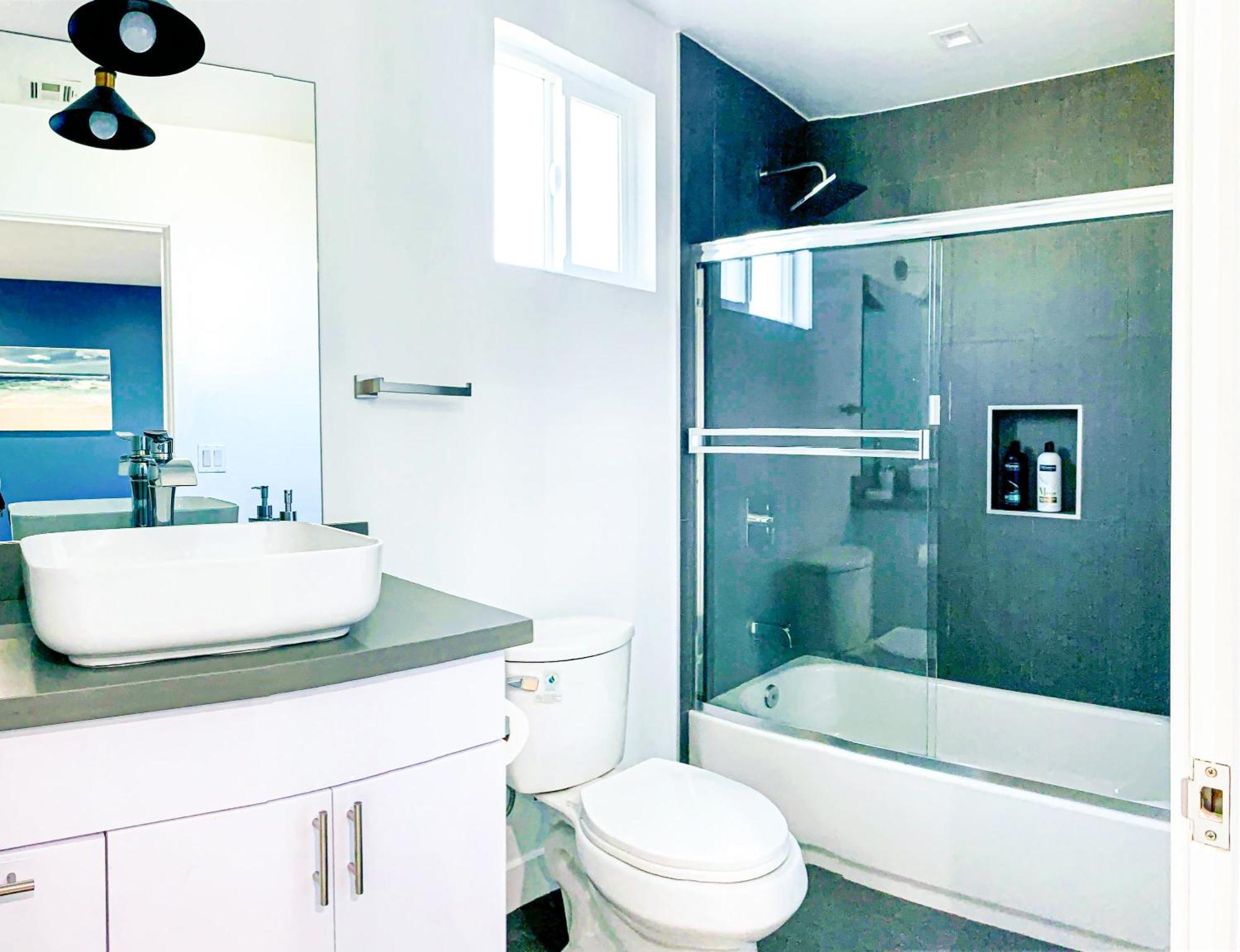 Spacious Townhouse In Mid City - Cr4-win Holiday home